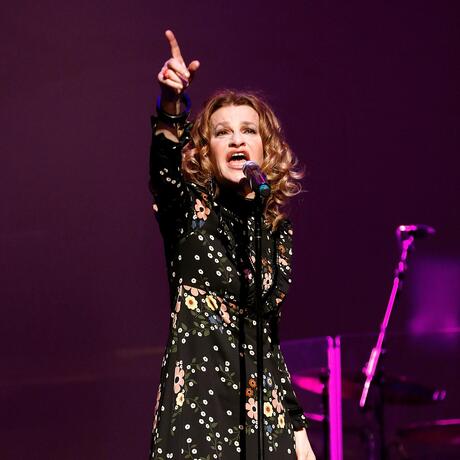 Sandra Bernhard